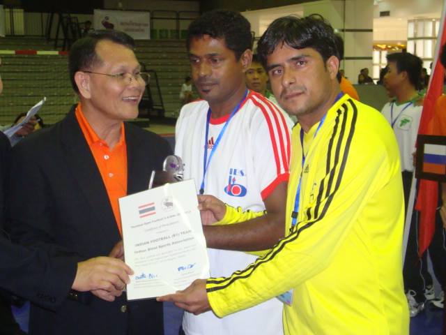 Giving certificates to players